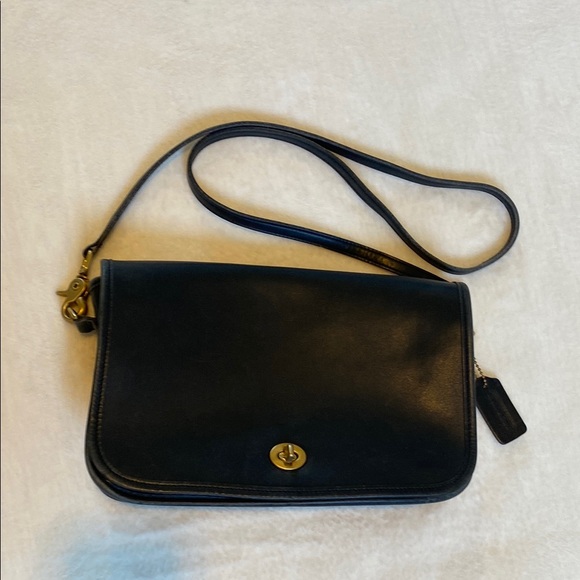 Vintage Coach 9635 Convertible Clutch Black Leather Brass Hardware